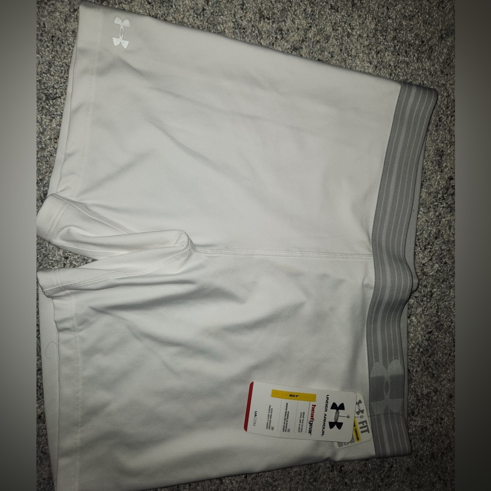 Under Armour Large White Compression HeatGear Mid 5”
